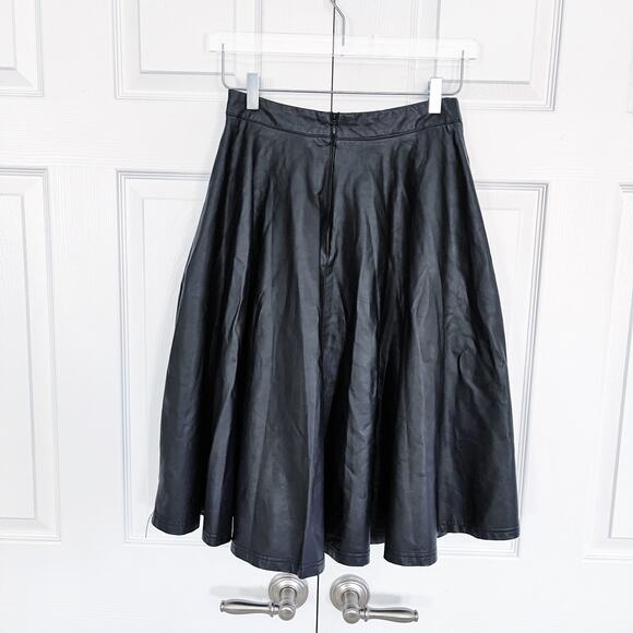 Quinn Black Faux Leather Full Skirt - Picture 6 of 9